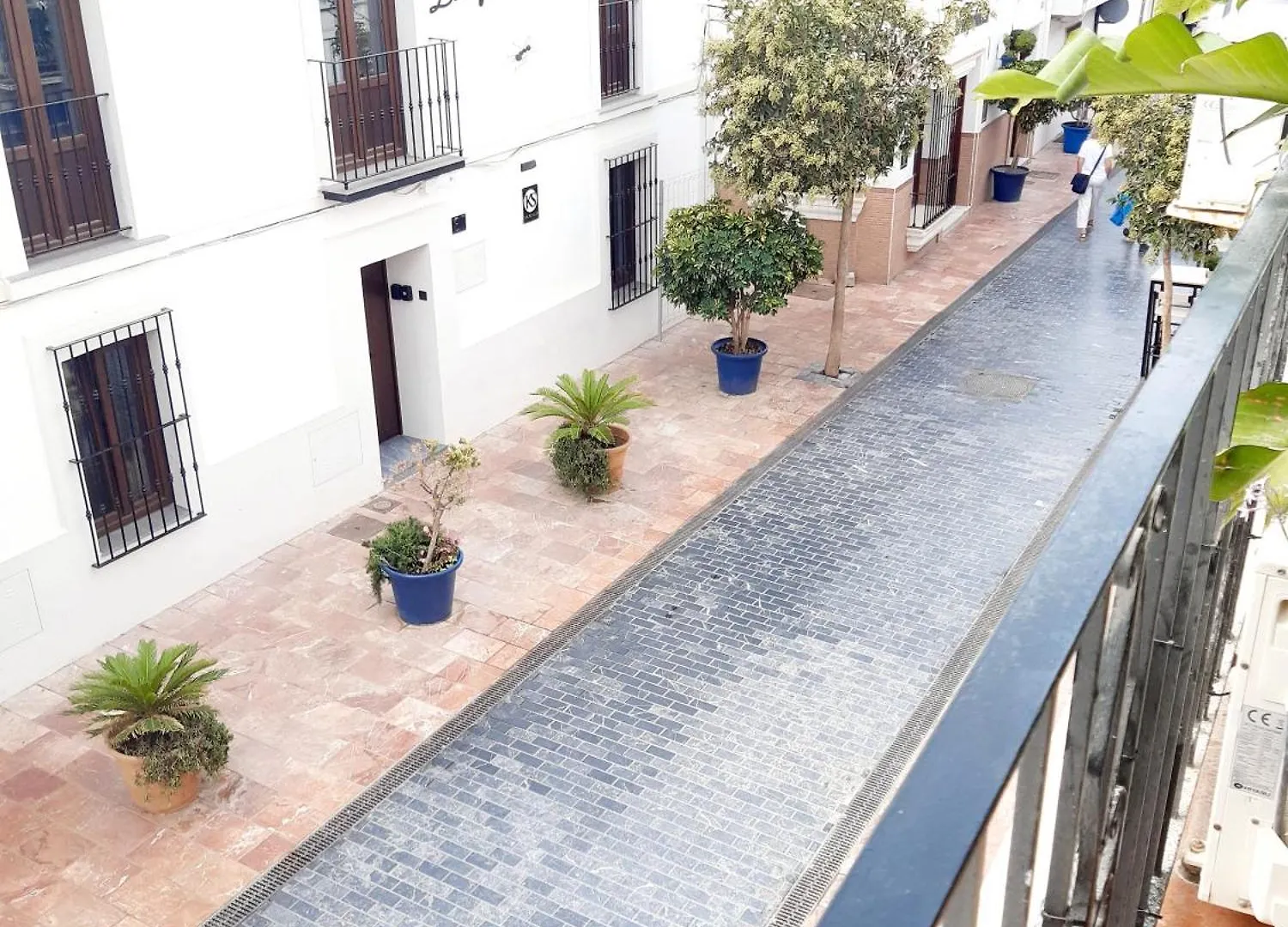 Impressive Apartment With 3 Bedrooms Metres From The Beach Estepona