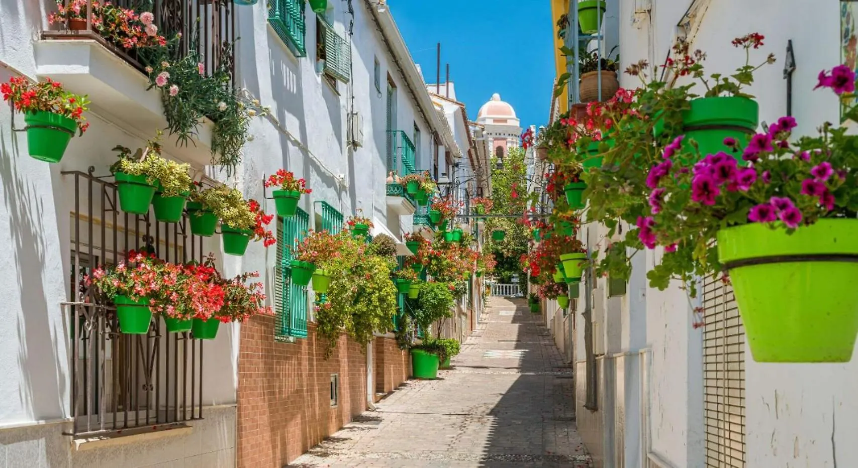 Impressive Apartment With 3 Bedrooms Metres From The Beach Estepona