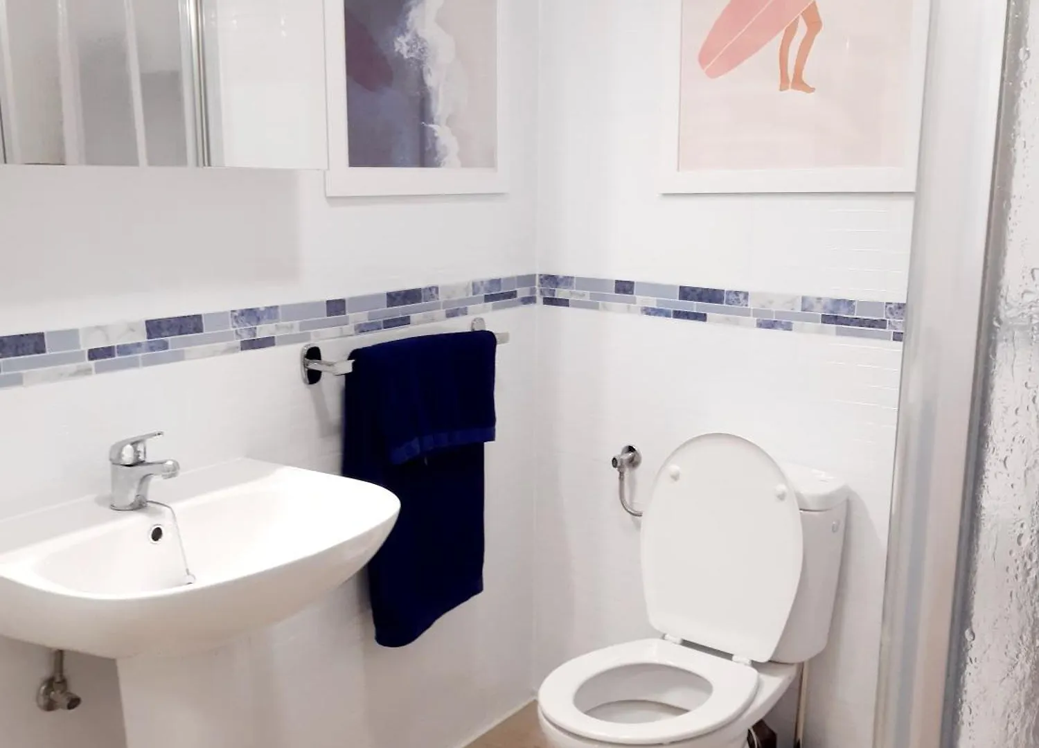 Impressive Apartment With 3 Bedrooms Metres From The Beach エステポナ