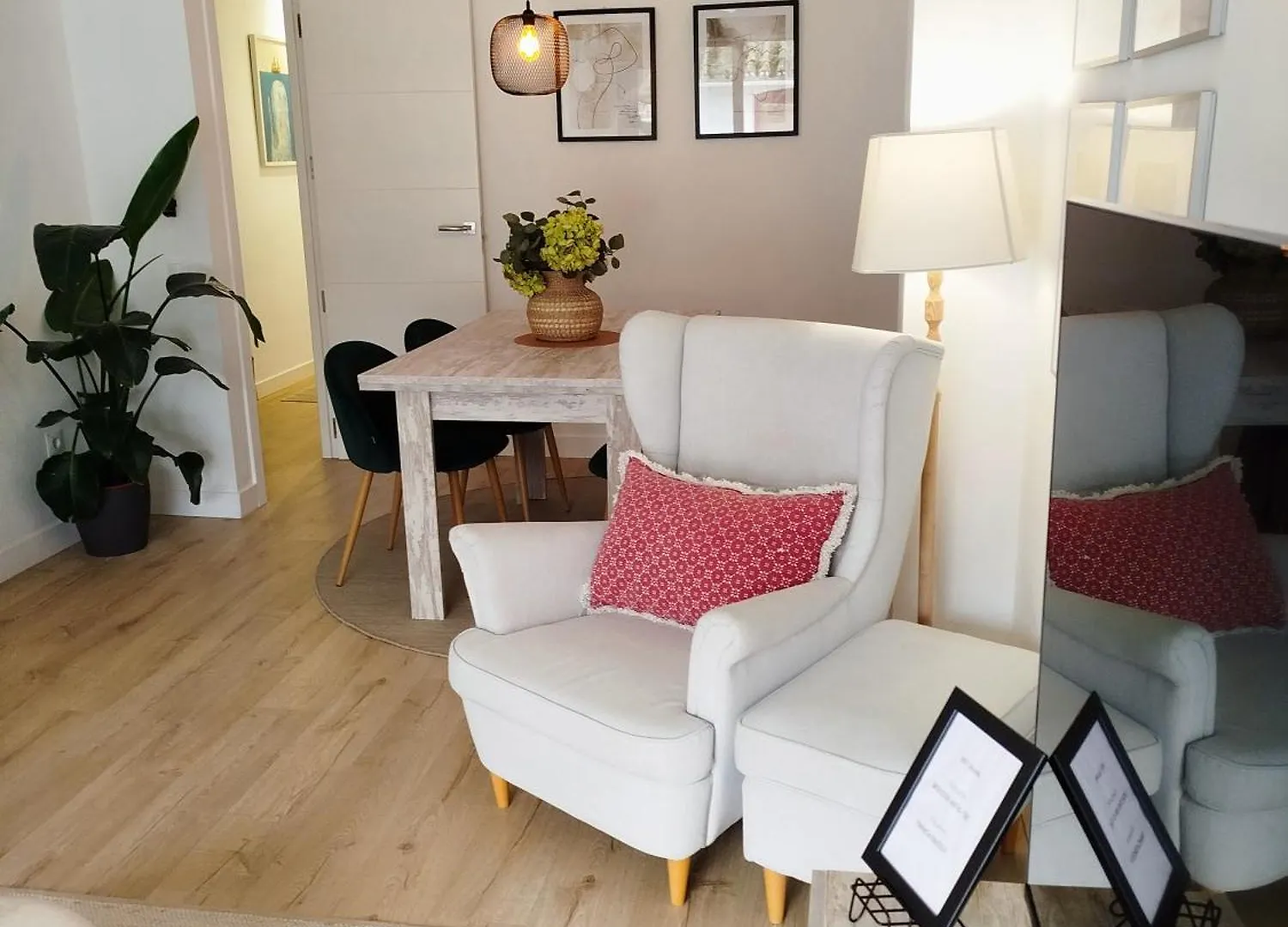 Impressive Apartment With 3 Bedrooms Metres From The Beach エステポナ 0*,