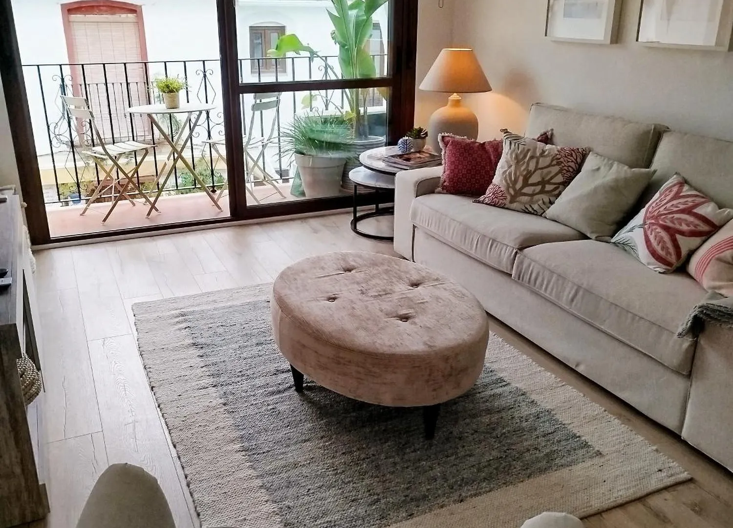 Impressive Apartment With 3 Bedrooms Metres From The Beach エステポナ