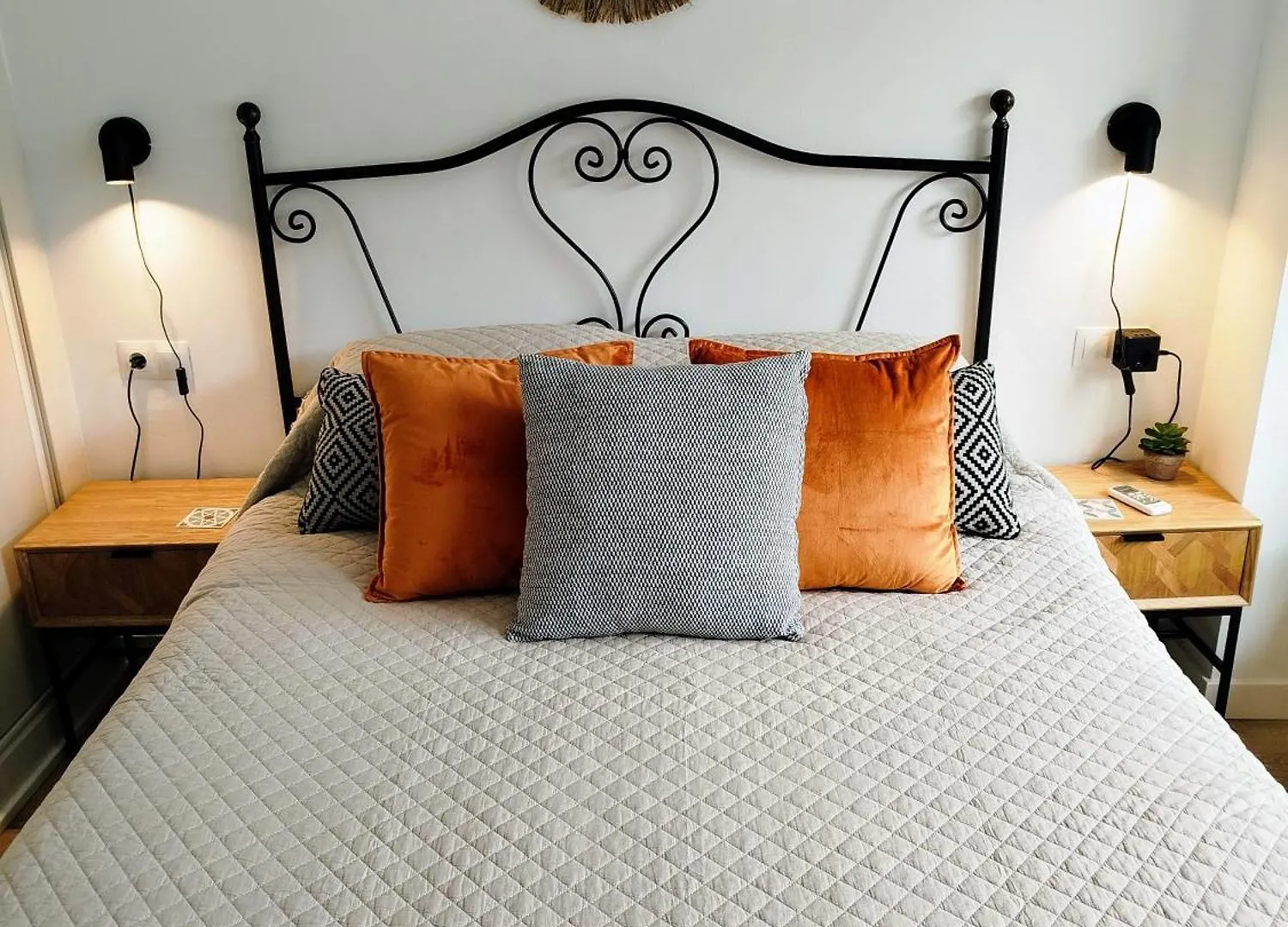 Impressive Apartment With 3 Bedrooms Metres From The Beach エステポナ
